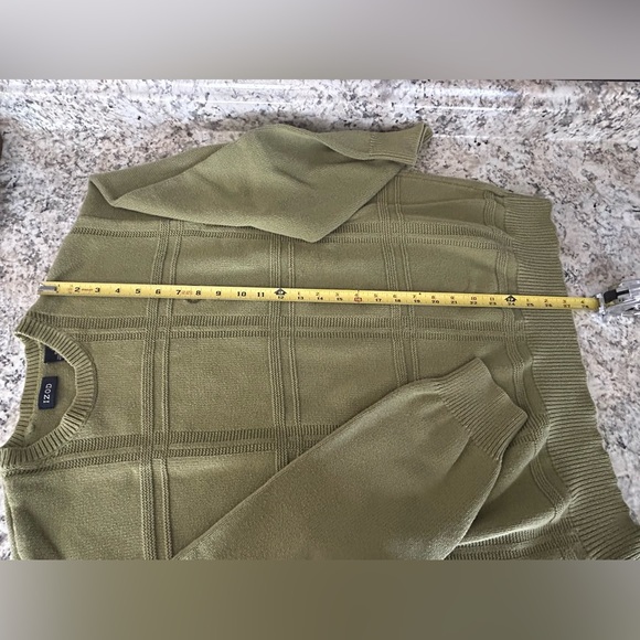 IZOD Olive Green Textured Crewneck Windowpane Sweater Classic Fit Size XL - Picture 10 of 10